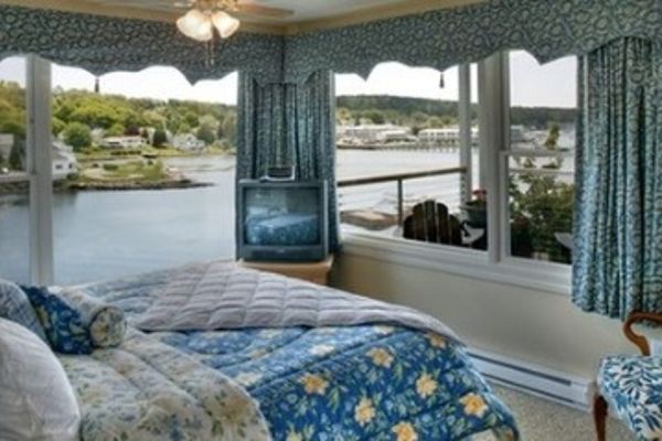 HARBORAGE INN ON THE OCEANFRON (Boothbay Harbor)